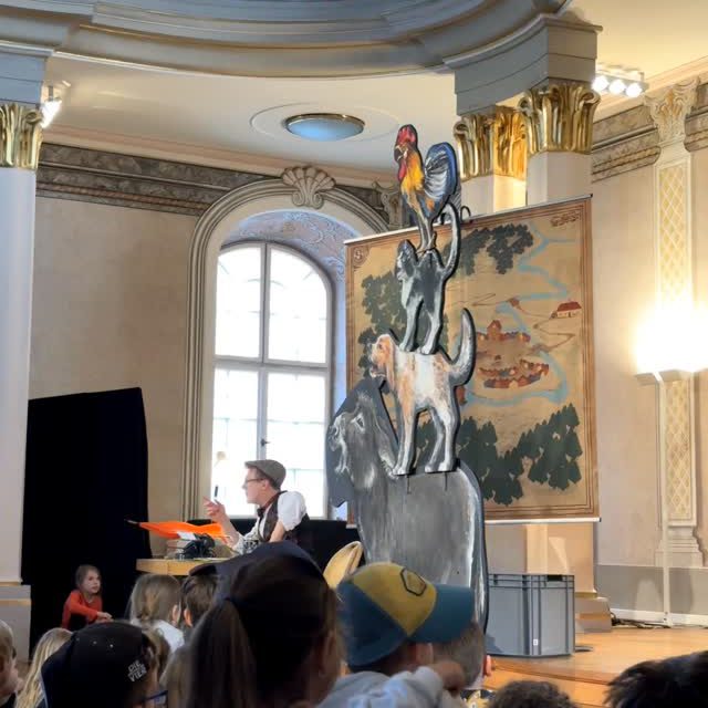 Wer hat den Bremer Stadtmusikanten die Noten gestohlen?

Kommt zum Konzert und findet es heraus! 

 📍 Termine:
16.04.2026 | 10:00
Pirmasens, Festhalle

17.04.2026 | 10:00
Ludwigshafen
(Schulvorstellung)
18.04.2026 | 15:00
Ludwigshafen

09.05.2026 | 14:30
Seißen, Mehrzweckhalle
Wir freuen uns auf euch – kleine und große Zuhörer:innen 🧡

#märchenkonzert #kinderkonzert #familienkonzert  #musikfürkinder #klassikfürkinder